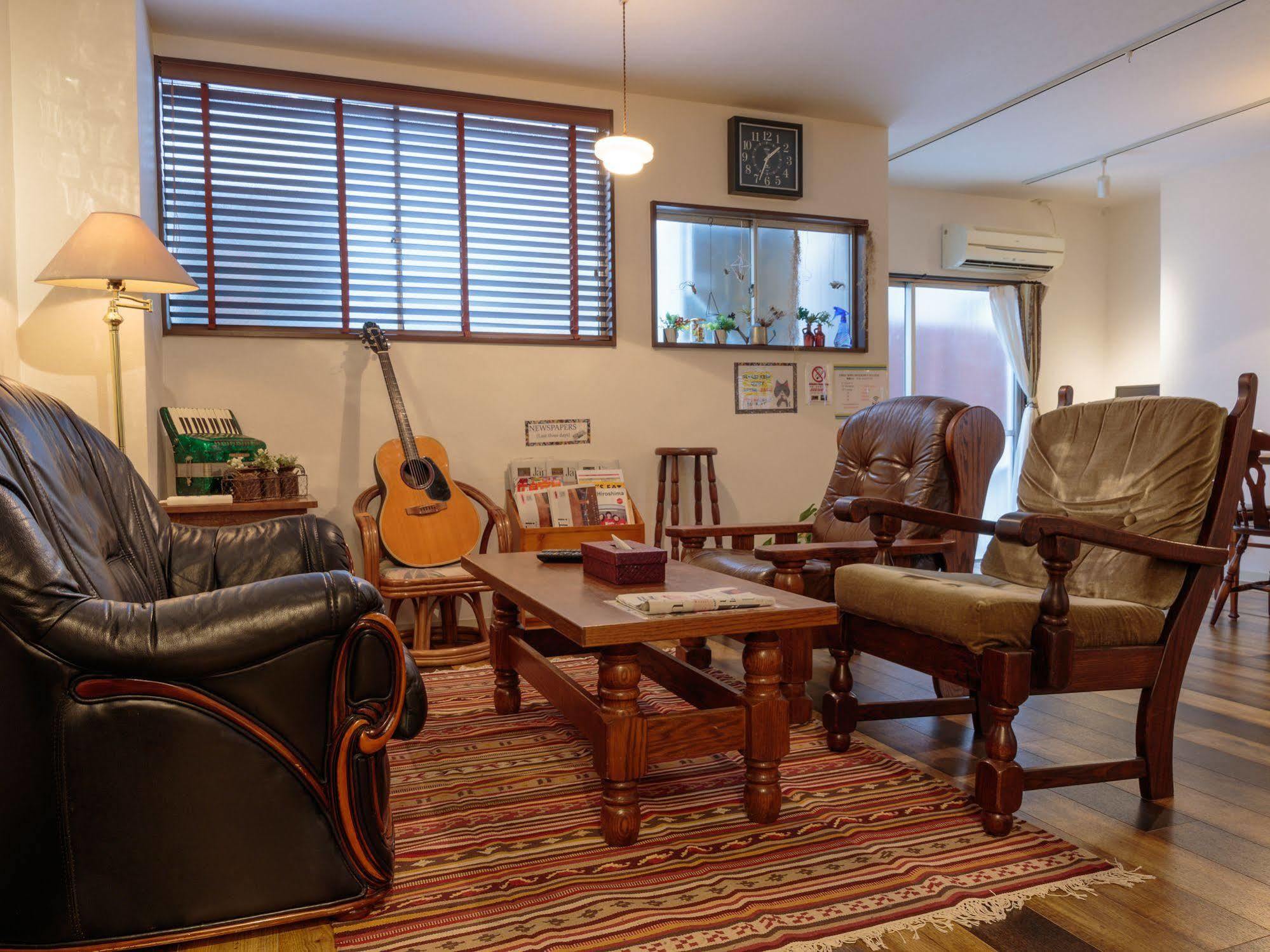J-Hoppers Hiroshima Guesthouse Eksteriør bilde